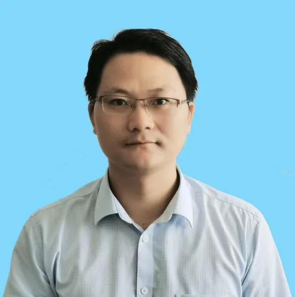卢志文职业照